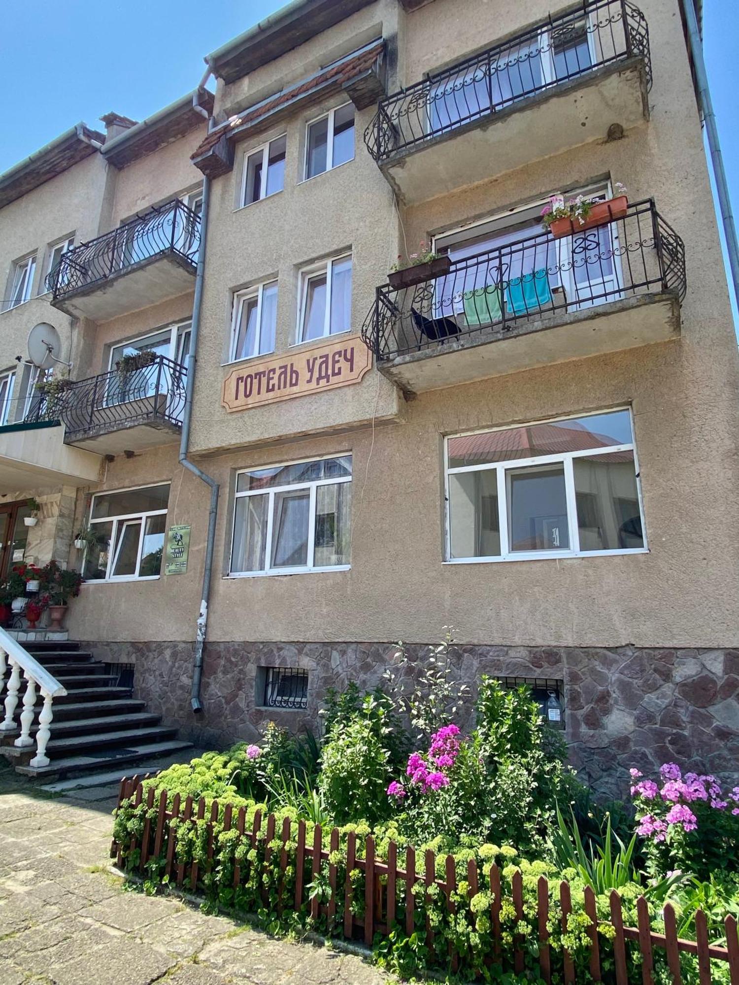 Zhidachov Удеч酒店 外观 照片